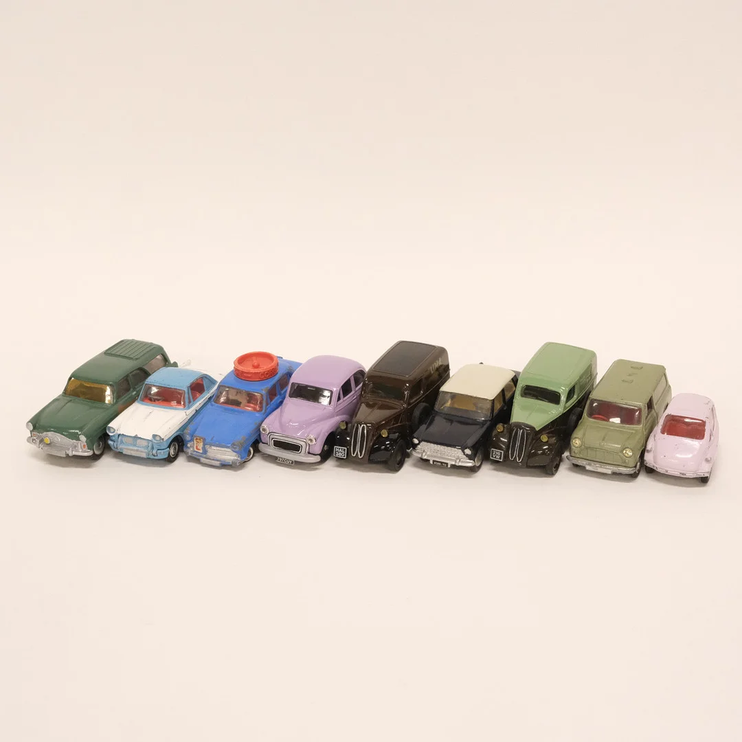 CORGI. NIO MODELLBILAR. ENGLAND. — Model cars — Björnssons Auktionskammare