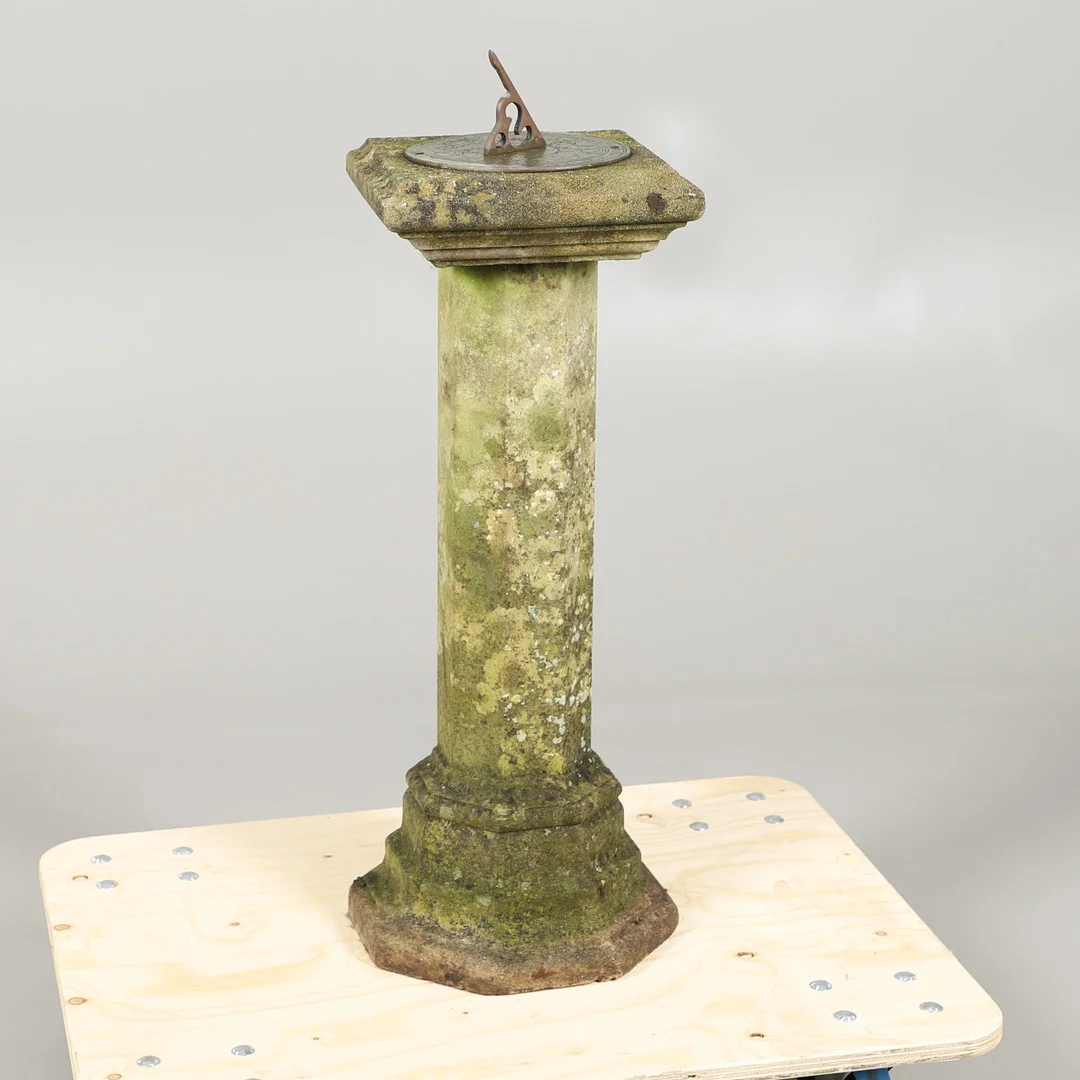 A GARDEN SUN DIAL. — Garden — Lawrences Auctioneers