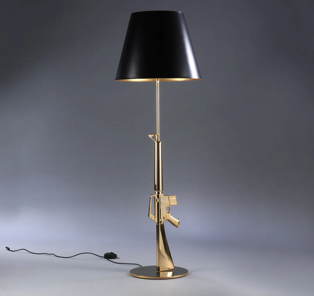 Philippe Starck. Floor lamp, model 'Lounge Gun M 16' — Lamps and lighting/Floor lights — Lauritz
