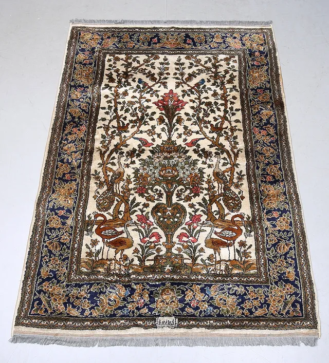 MATTA, maskinvävd, "Livets träd", ca 178 x 134 cm.