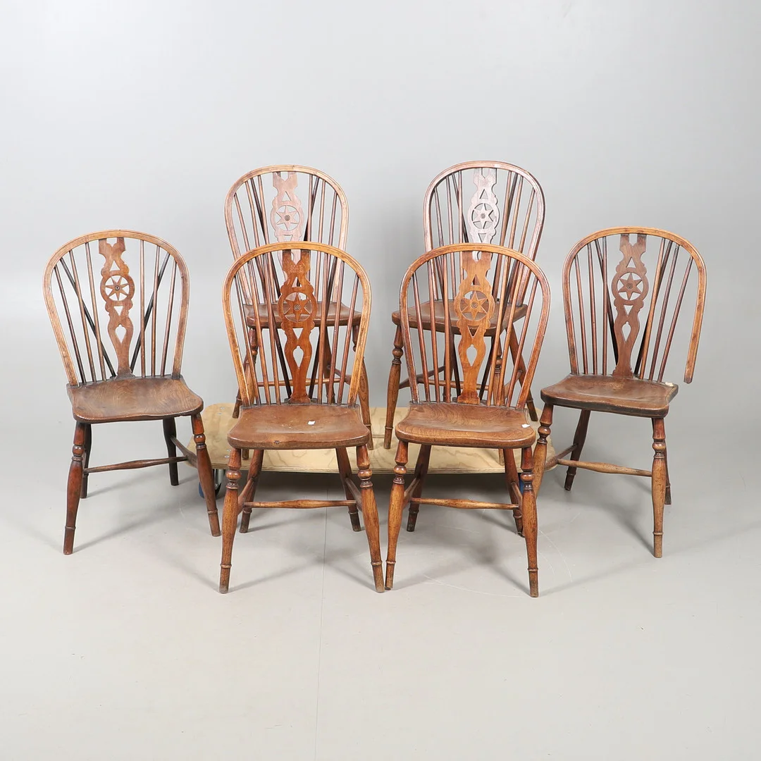 A SET OF 6 20TH CENTURY ELM COUNTRY CHAIRS. — Armchairs & Chairs — Lawrences Auctioneers