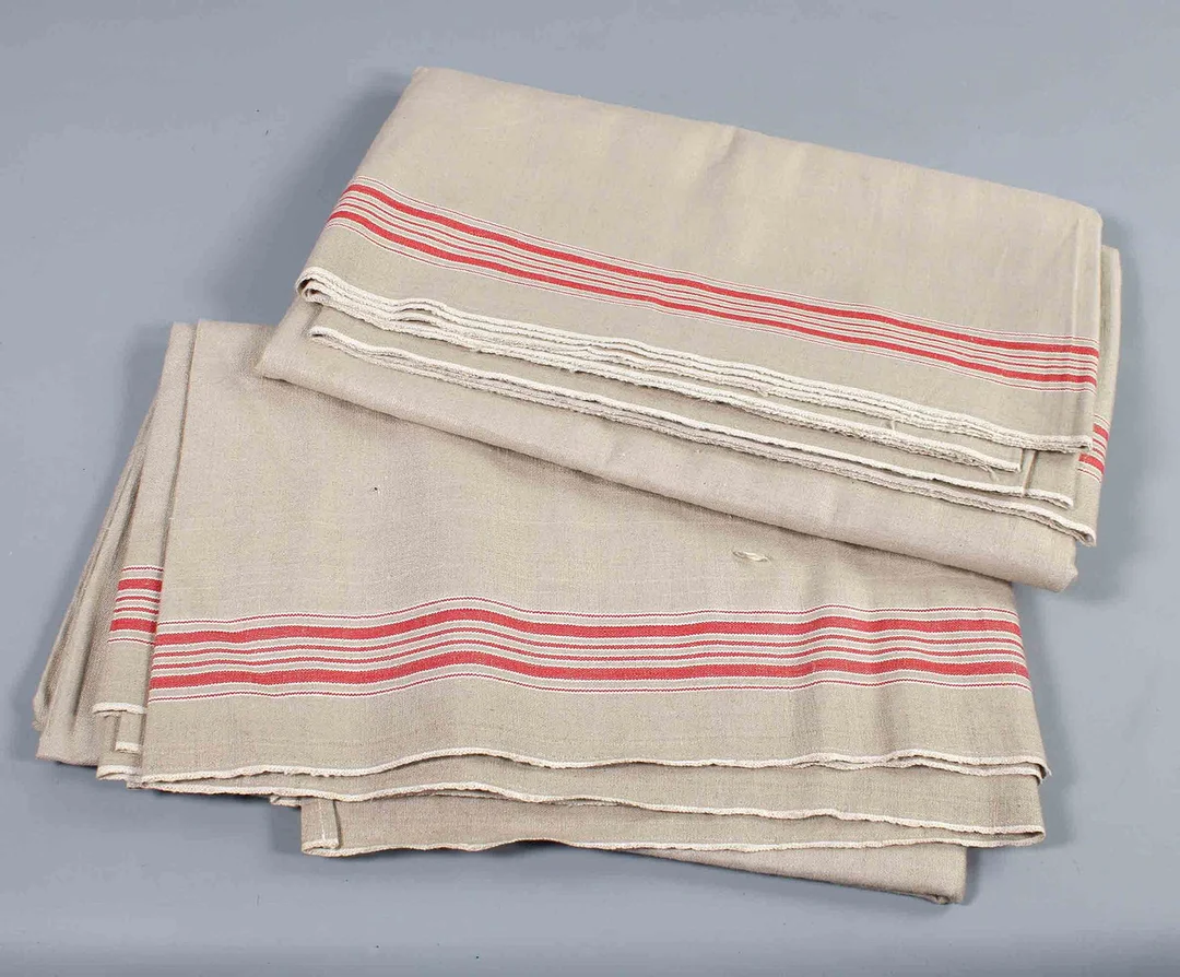 2 ALTE ROLLTÜCHER LEINEN, Mangeltücher. — Textiles — Auktionshaus Bossard