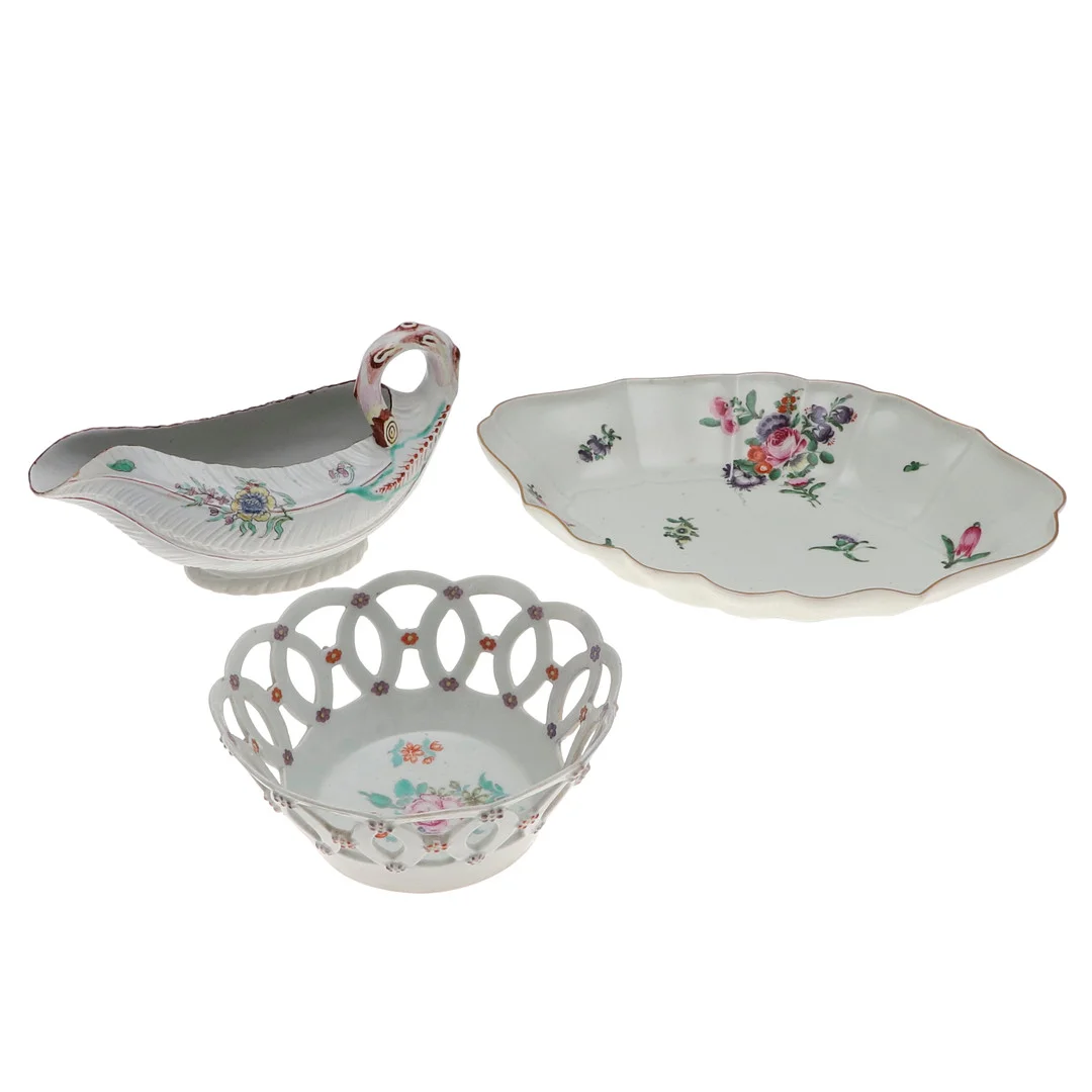 18THC ENGLISH WORCESTER SAUCEBOAT, BASKET & DISH. — European — Lawrences Auctioneers
