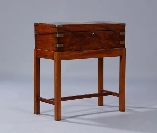 English game table of veneered mahogany