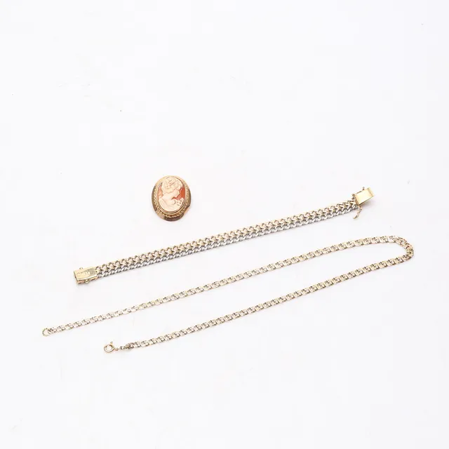CAMÉHÄNGE, HALSBAND samt ARMBAND vikt cirka 40,4 gram.