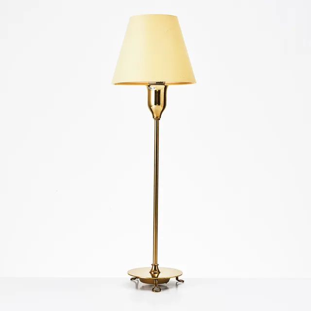 JOSEF FRANK. Bordslampa modell 2552-2 för Firma Svenskt Tenn. Textilklädd skärm. Märkt undertill.