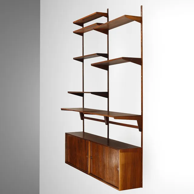 KAI KRISTIANSEN (1929-2022). Væghængt reolsystem, model "FM", Feldballe Møbelfabrik, Danmark, 1960'erne, (13).