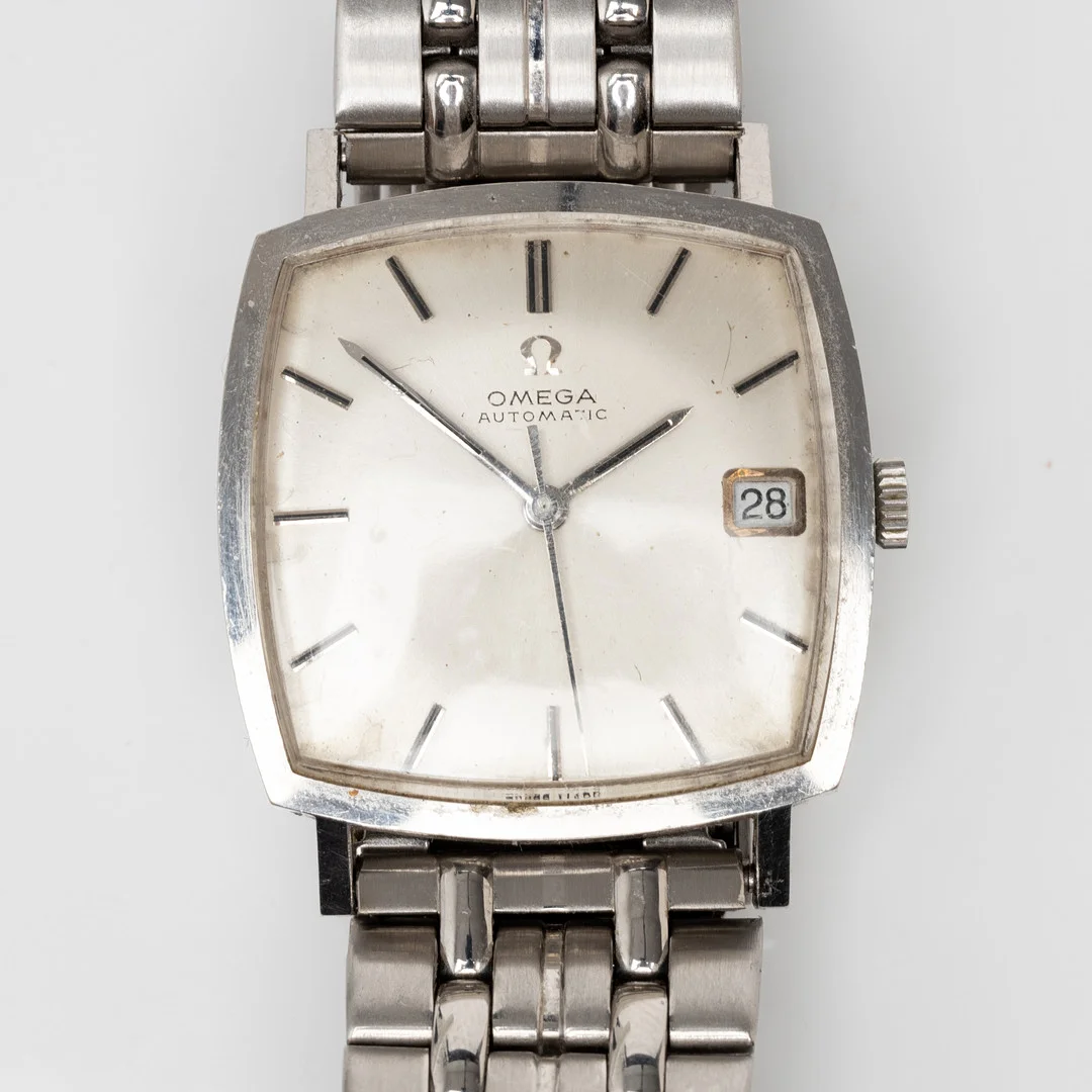OMEGA, armbandsur, automatisk, cal. 562, datum, stål, 1960-tal. — Wristwatches — Auktionshuset Kolonn