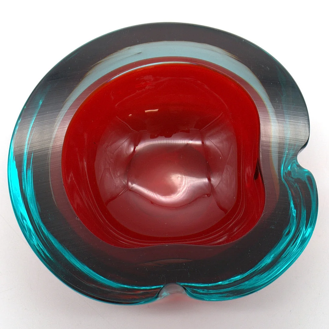 FLAVIO POLI. MURANO-GLASSCHALE, ROT UND BLAU, SOMMERSO, ITALIEN, UM 1950. — Art glass — Kunst- und Auktionshaus Kleinhenz