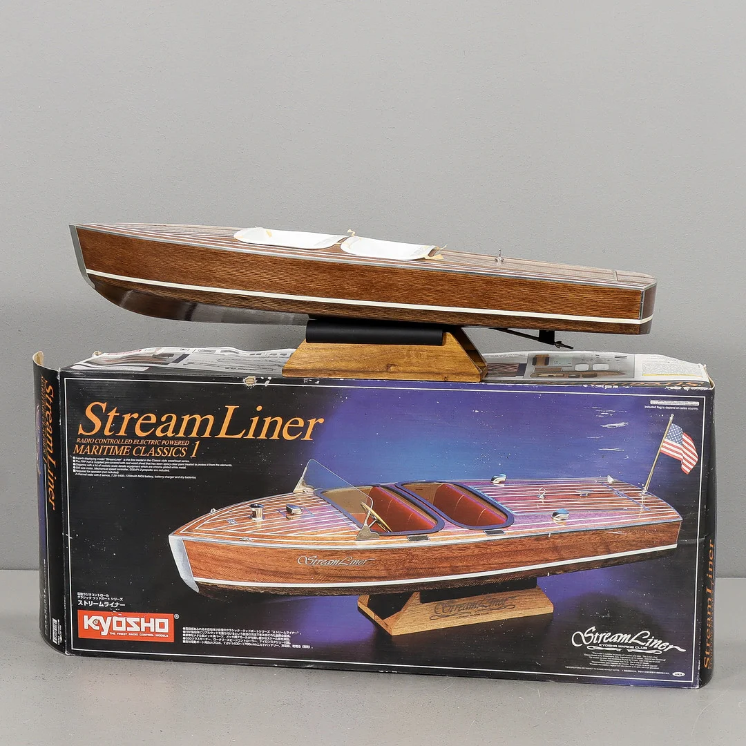 BÅTMODELL, StreamLiner, Maritim Classics 1, Koyosho. — Other toys — Karlstad Hammarö Auktionsverk