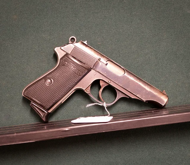 Walther mod.PP kal.22 LR till.nr:145569P.