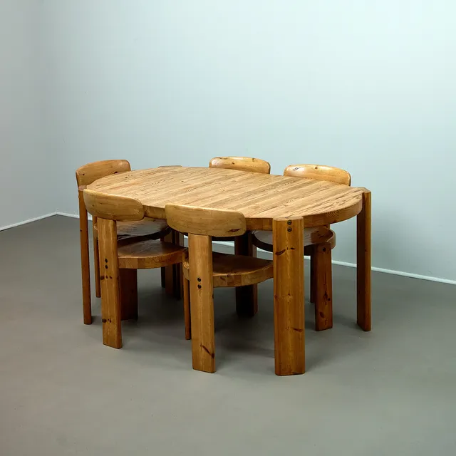 ANTTI NURMESNIEMI. im Stil von. Esstisch und fünf Stühle, Kiefer, Dänemark, 1980er Jahre (6).