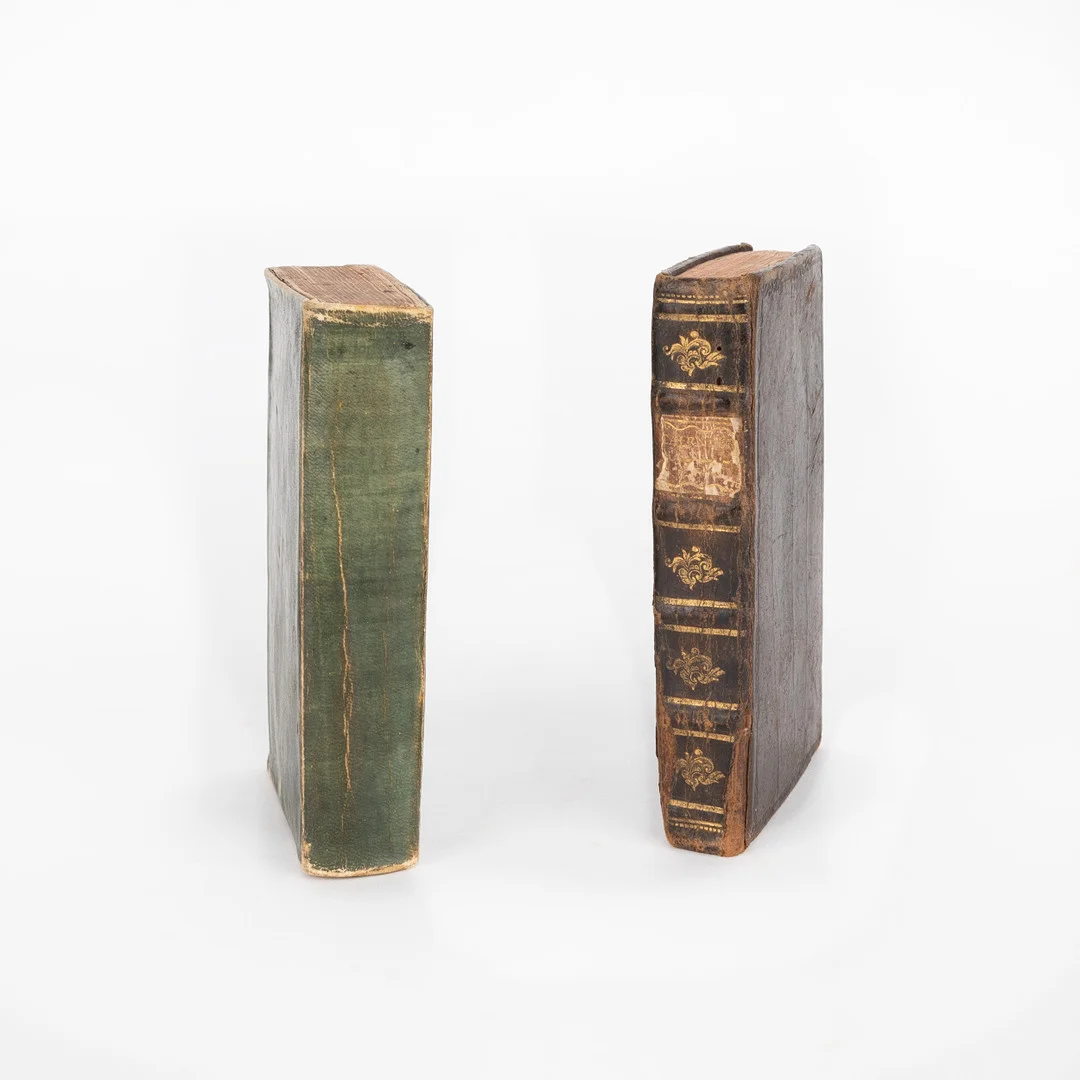 ALMANACKOR, 2 vol, "Historisk Almach för året 1775" resp. "Sveriges Krigs- och Civilcalender för året 1802". — Books — Auktionshuset Kolonn