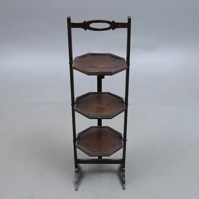 CAKESTAND, ek, England, 1900-tal.