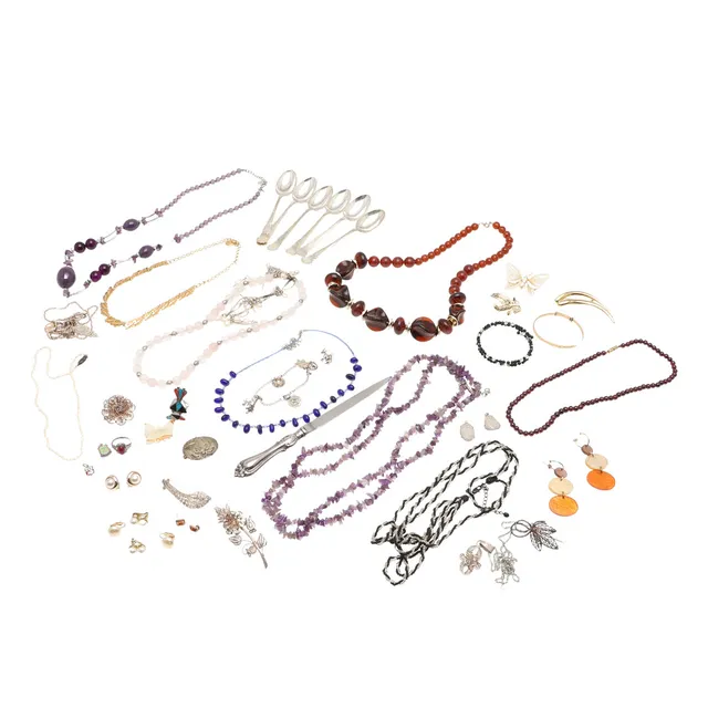 SILVER ITEMS AND COSTUME JEWELLERY.