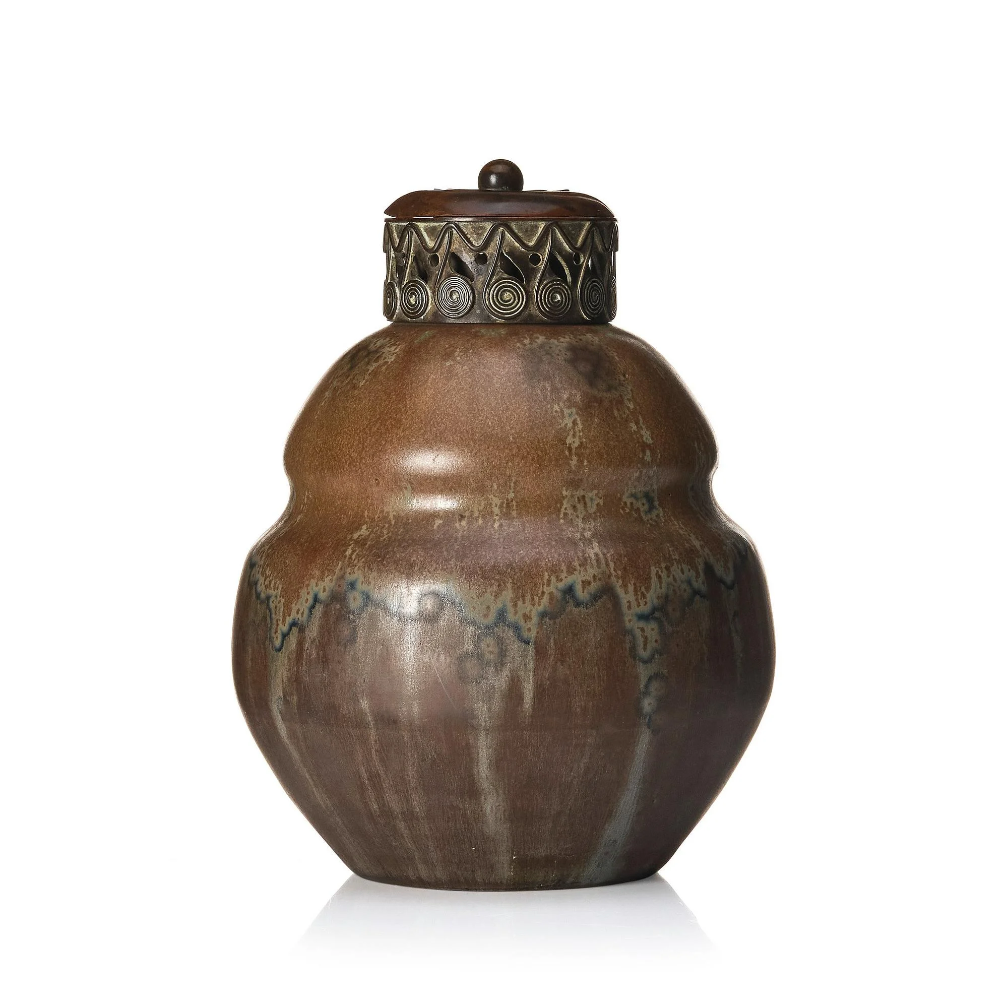 Patrick Nordström, tillskriven, urna med lock och mynning av patinerad brons, Royal Copenhagen, Danmark ca 1900. — Bukowskis
