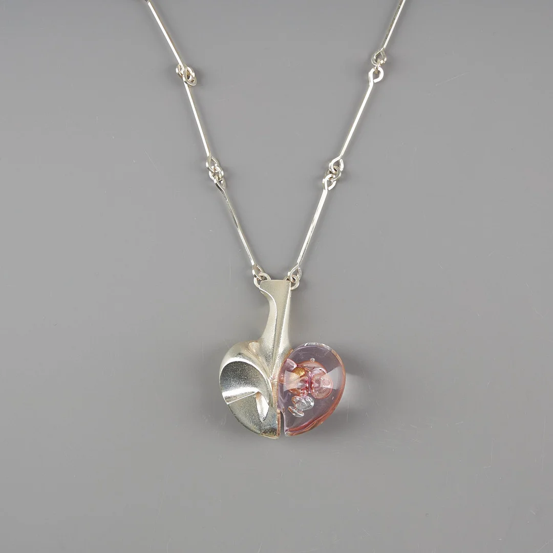 BJÖRN WECKSTRÖM. HALSSMYCKE, Space Apple, silver, akryl, Lapponia 1979. — Necklace — Stockholms Auktionsverk Helsinki
