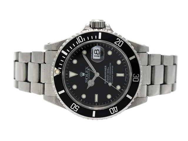 ROLEX, Oyster Perpetual Date, Submariner (1000ft=300m, SWISS -T<25, fat four), Chronometer, Ref nr. 16610, Serie nr. U620003, Cal 3135, Verk nr. 7872985, Boett nr. 16610, herrur, 40 mm, stål, automatisk, safirglas (skadat), datum, skadad urtavla, defekt, Fliplocklänk (skadad), viklås (2005), Ref nr. 93150-S-MA11/501 B, ca 1997.