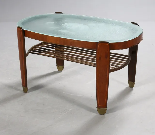 Dansk møbelproducent. Art deco sofabord af nøddetræ, 1930/40'erne