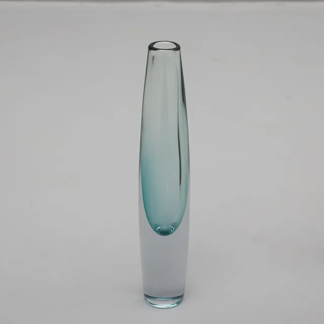 ASTA STRÖMBERG. VAS, glas, " Sputnik ", Strömbergshyttan, signerad.
