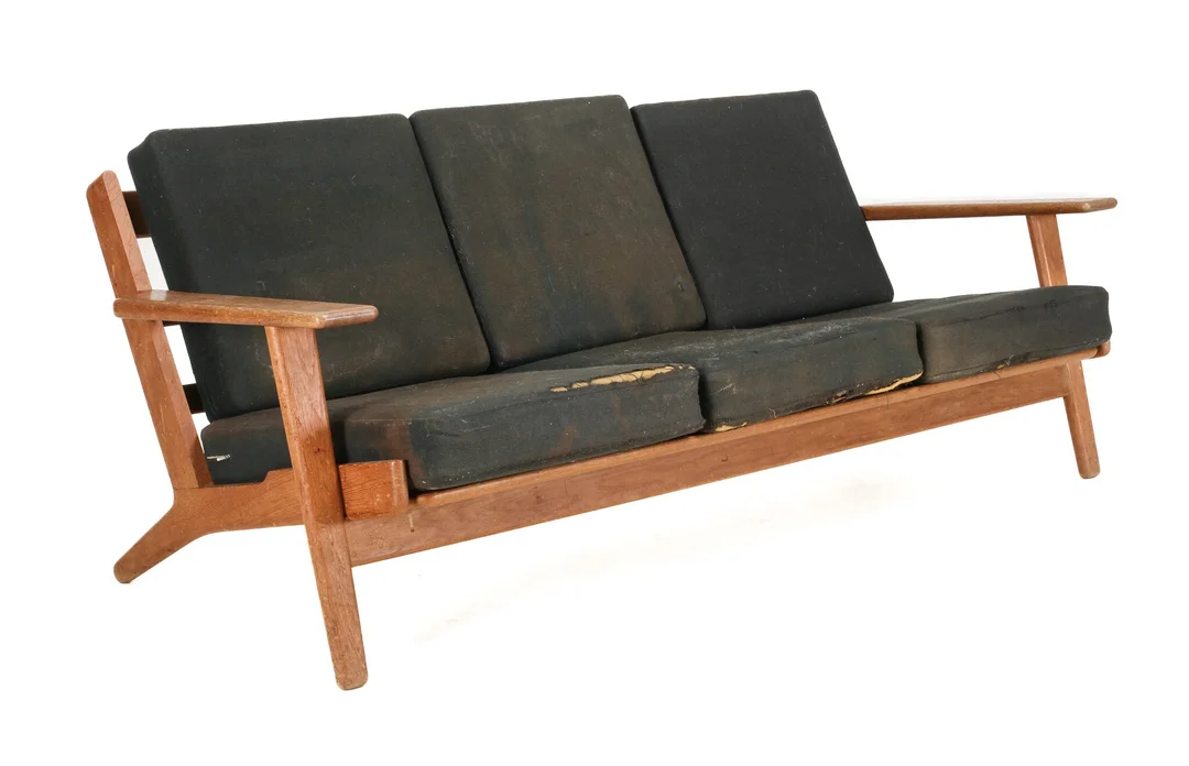 Hans J. Wegner for Getama. Three-seater sofa, oak, model GE290/3 — Furniture/Lounge chairs — Lauritz