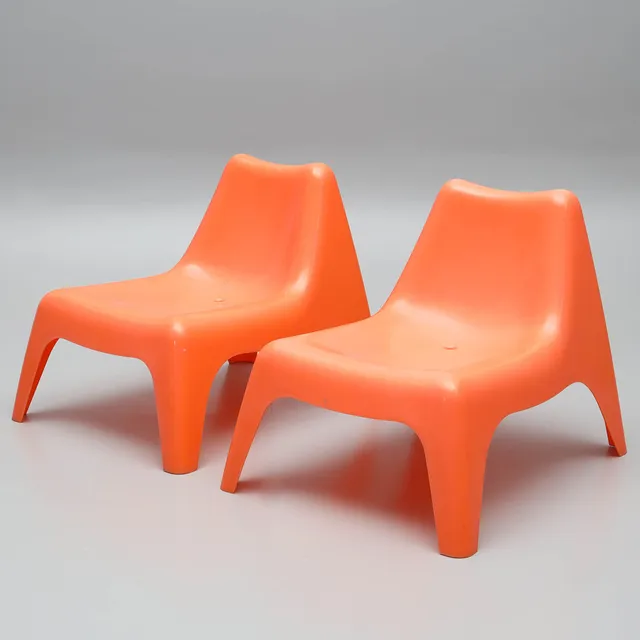 THOMAS SANDELL. Fåtöljer/stolar, ett par, formpressad plast, ”Vågö”, PS kollektion, Ikea.