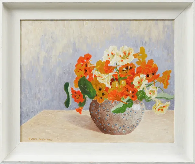SVEA NYMAN. Blomsterstilleben, olja på pannå, signerad.