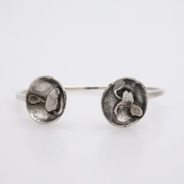 ROSA TAIKON. ARMRING, SILVER.