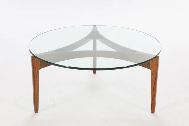 Sven Ellekær. Circular coffee table with rosewood frame, model 104