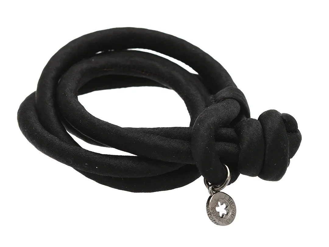 OLE LYNGGAARD, armband, siden, svart, längd 36 cm. — Smycken/Armband — Kaplans