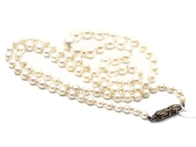 Pärlcollier silverlås skadat 51cm