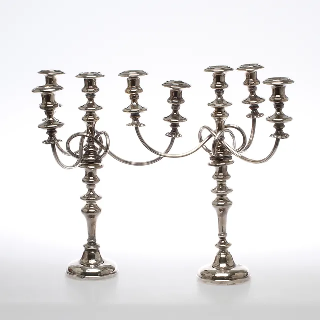 KANDELABRAR, 2 st, nysilver, 1900-talets första hälft.