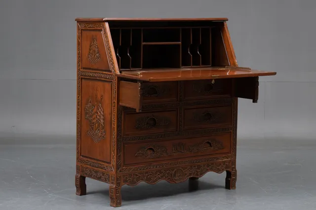 Chatol af hardwood, kinesisk stil, 1900-tallets anden halvdel