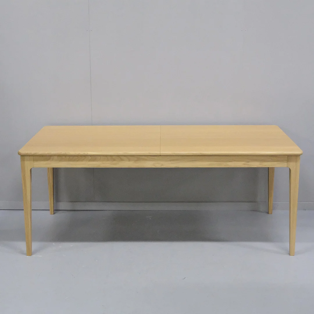 MARTINA ELGEMARK. MATBORD. "HÖLLVIKEN". FÖR MAVIS. — Tables — Björnssons Auktionskammare
