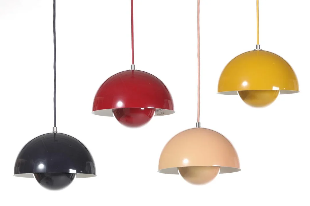 “Flowerpot”. Four pendant lamps in lacquered metal in black, mustard yellow, dark red and nude/soft pink. Manufactured by &Tradition. Diam. 23 cm. (4) — Modern Lighting — Bruun Rasmussen