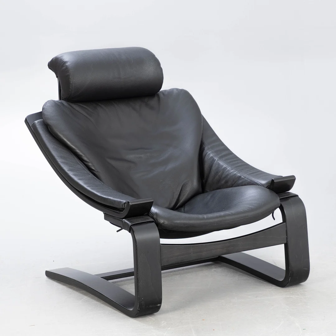 ÅKE FRIBYTER. Sessel 'Kroken', schwarzes Leder, Roche Bobois. — Armchairs & Chairs — Stockholms Auktionsverk Hamburg