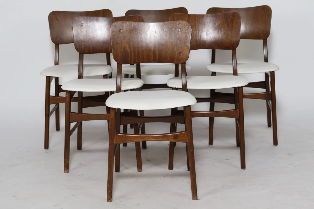 Boltinge Møbelfabrik. Seks stole med stel af bejset bøg (6) — Furniture/Chairs — Lauritz