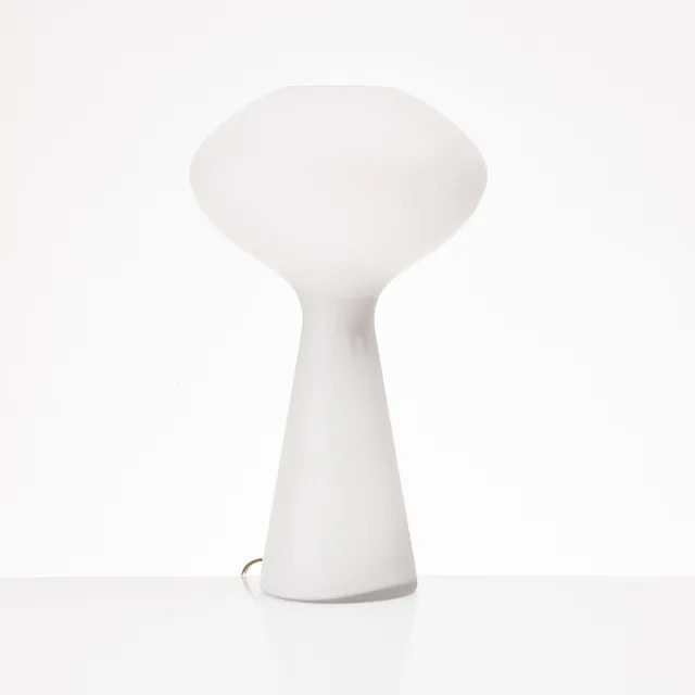 UNO WESTERBERG. Bordslampa, opalglas, Pukeberg.