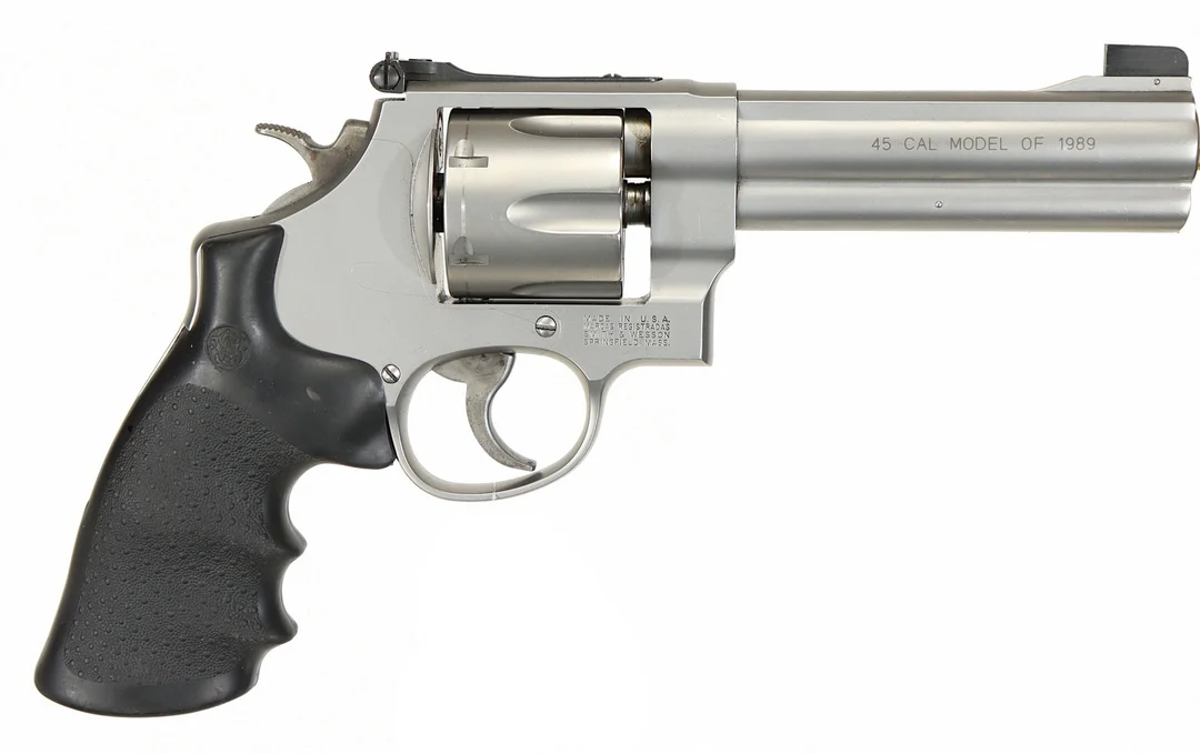 REVOLVER, fabrikat Smith & Wesson, modell 625-6, kaliber .45 ACP (clips), tillv.nr CEC8076. — Revolvers — Walter Borg