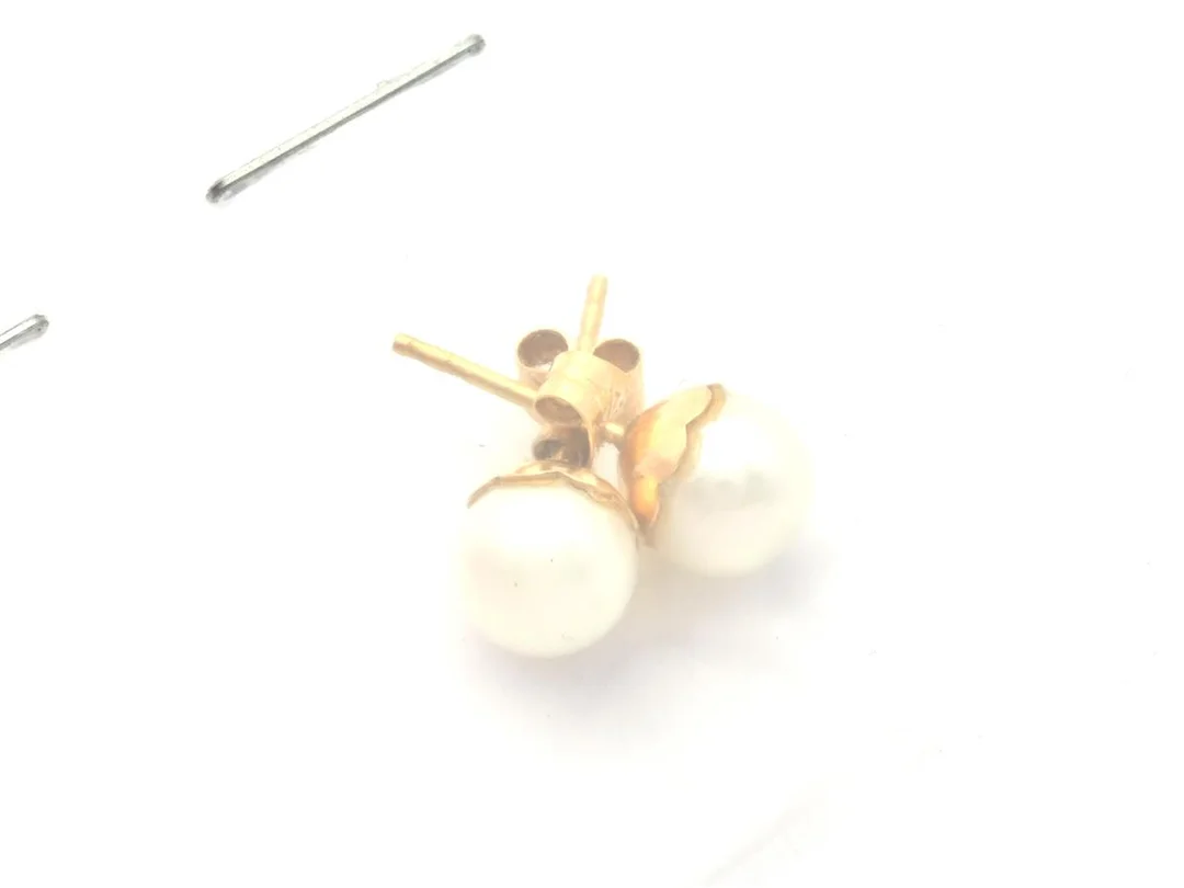 Örhängen ett par 18K 1,6g med pärlor Ø6,5mm — Smycken/Örhängen — Kaplans
