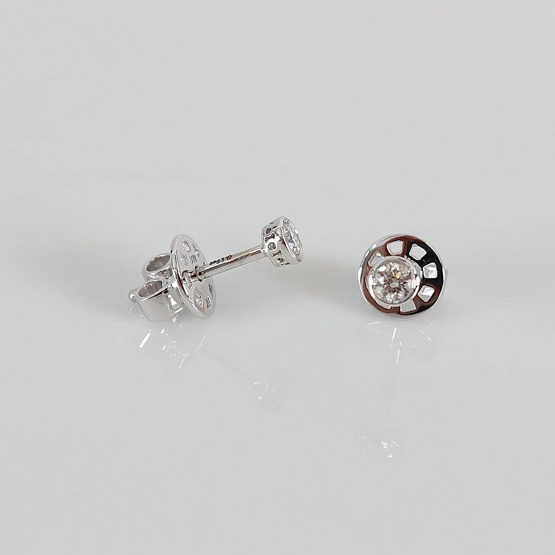 ENSTENSÖRHÄNGEN, 0,16ct, vitguld 18K. — Earrings — Halmstads Auktionskammare