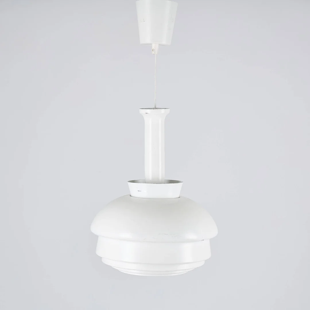 ALVAR AALTO. Taklampa, modell A335B, Valaisinpaja OY. — Ceiling lights — Stockholms Auktionsverk Helsinki