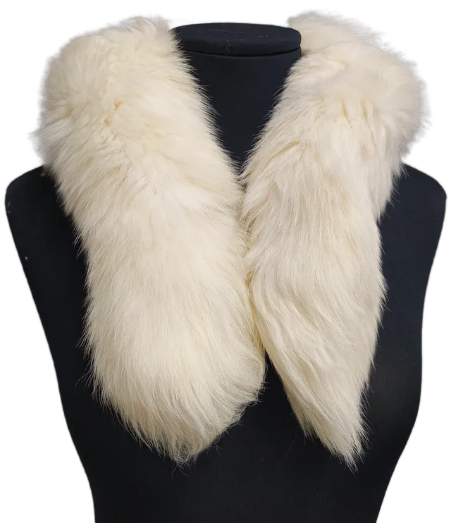 CUELLO DE ZORRO BLANCO PERLA.