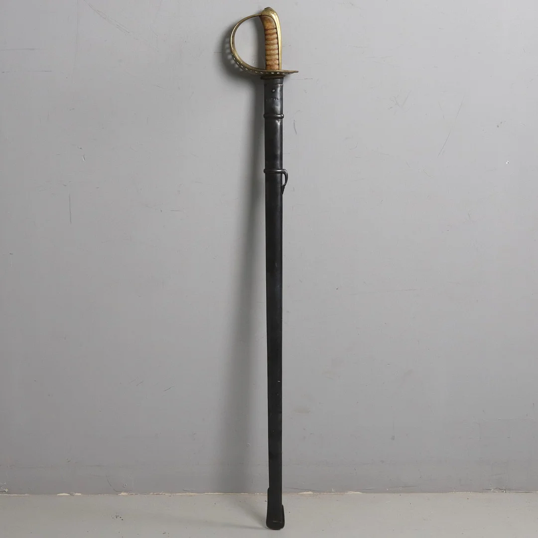 SABEL, svensk, m/1893, för kavallerimanskap, med svärtad stålbalja, G E. Svalling, Rosenfors. — Edged weapons — Örebro Stadsauktioner