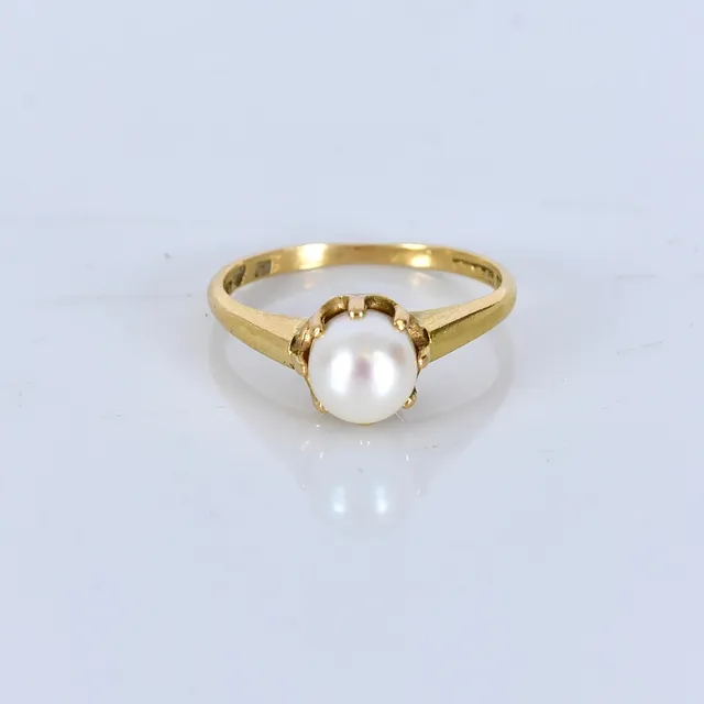 RING MED PÄRLA, 18K.