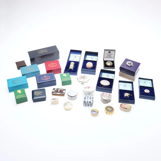 19TH CENTURY SCOTTISH AGATE AND HARDSTONE PILL BOX, AND OTHERS.