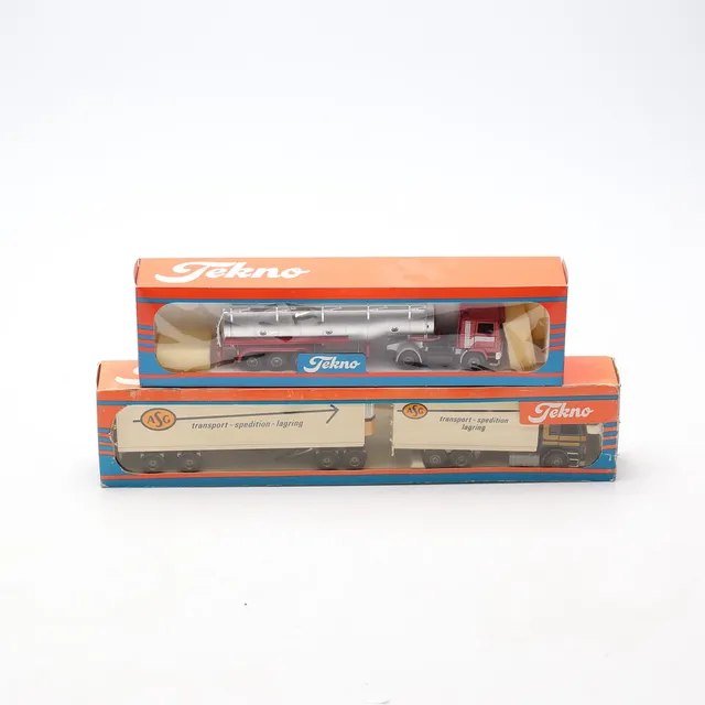 MODELLASTBILAR, 2 st, skala 1:50, Tekno, Nederländerna.