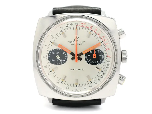 BREITLING, Geneve, Top Time, "Pulsation", Cal Valjoux 7733, Ref nr. 2211, Boett nr. 134xxxx, kronograf (defekt), herrur, 38,5 mm, stål, manuell, plexiglas, skadad urtavla (8/10), läderband, originalspänne (ej tidsenligt), ca 1970.