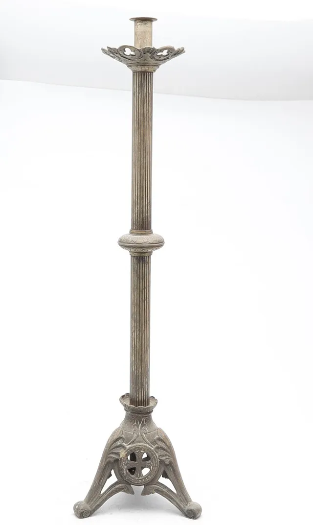 Altar candlestick in brass, late 19th Century.