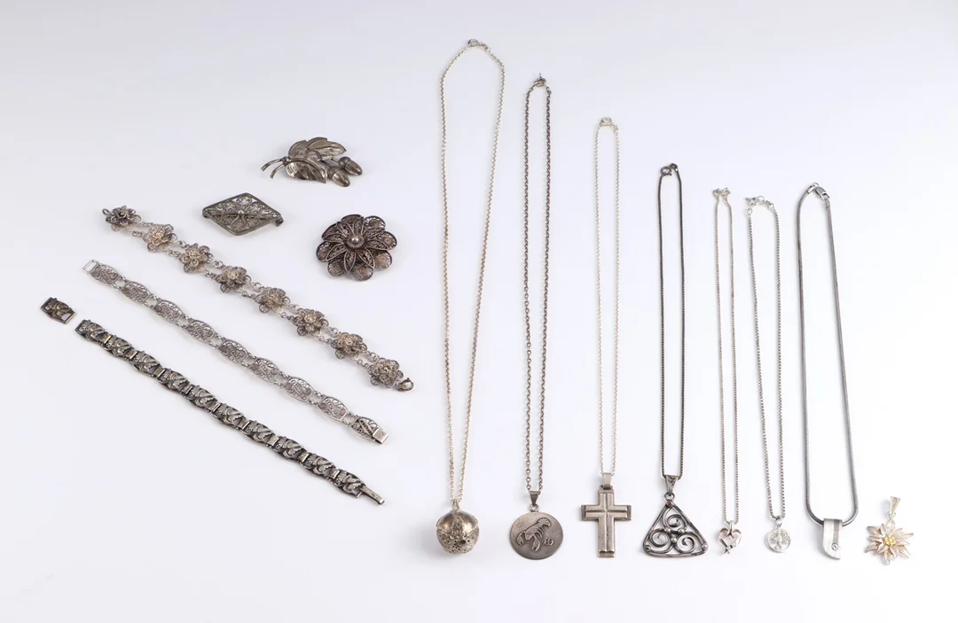 Hugo Grün, Aagaard and others A collection of silver and sterling silver jewelery (21) — Jewellery/Other jewellery — Lauritz